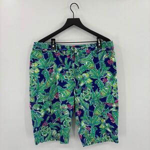 Caribbean Joe Womens Tropical Bermuda Shorts 16 Green Floral Parrot Vacation